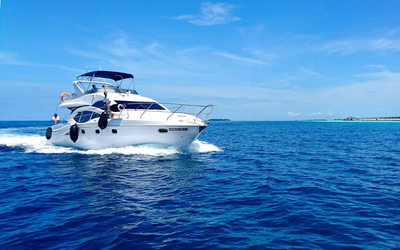 Heesen 47m Amare exterior view 11