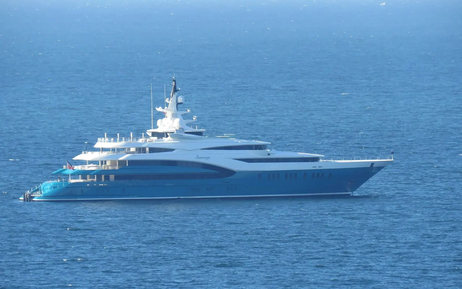 Amels Limited Editions 180 exterior view 12